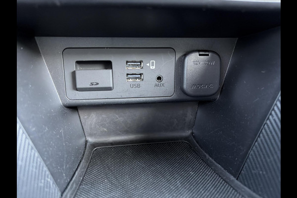 Mazda 2 1.5 Skyactiv-G Luxury | Navigatie | Stoel-Stuur verwarming