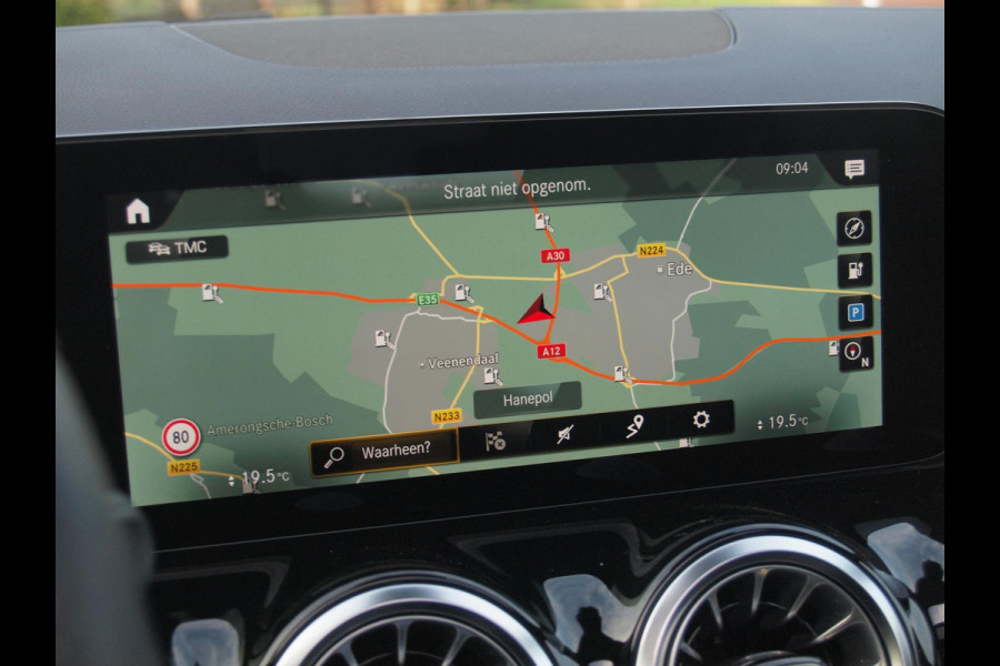 Mercedes-Benz EQA 250 Business Solution AMG 67 kWh | SOH 98% | Panoramadak | Head-Up Display | 360 Camera | Sfeerverlichting | Burmester | NL-Auto |