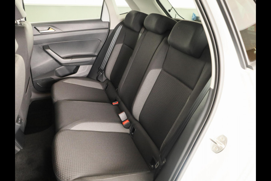 Volkswagen Polo GP Life Edition 1.0 95 pk 5 versn. Hand | 15" LM | Stoelverwarming | Camera |