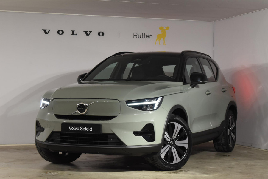 Volvo XC40 231PK Recharge Pure Electric Plus Navigatie / Adaptive Cruise Control / Stoelverwarming / Stuurverwarming / Semi-elektrische trekhaak / Elektrische achterklep / 19" Velgen / Zwart dak