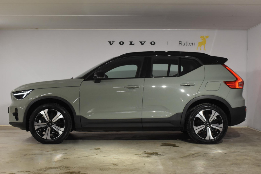 Volvo XC40 231PK Recharge Pure Electric Plus Navigatie / Adaptive Cruise Control / Stoelverwarming / Stuurverwarming / Semi-elektrische trekhaak / Elektrische achterklep / 19" Velgen / Zwart dak
