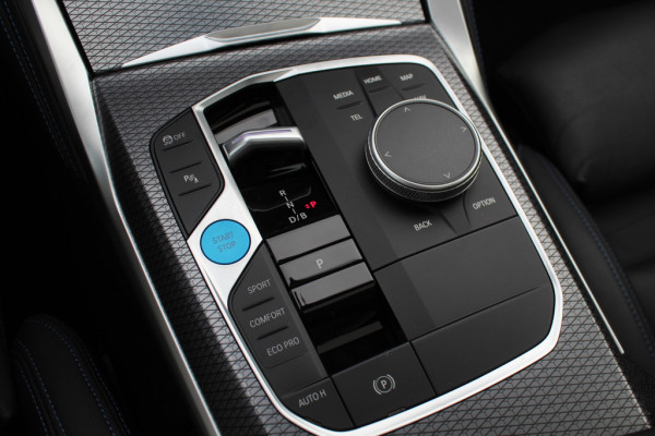 BMW i4 eDrive40 High Executive 84 kWh / Trekhaak / 360Camera / Head-up / Leder / 19'' / Navigatie / Stoelverwarming / DAB / Cruise Control