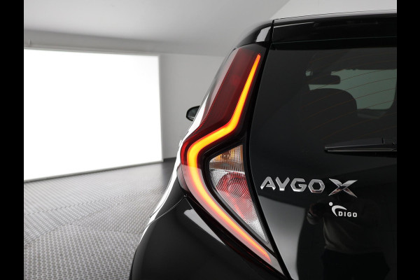 Toyota Aygo X 1.0 VVT-i MT Play Bi-Tone | Apple Carplay & AndroidAUTO | Camera | Privacy Glass |