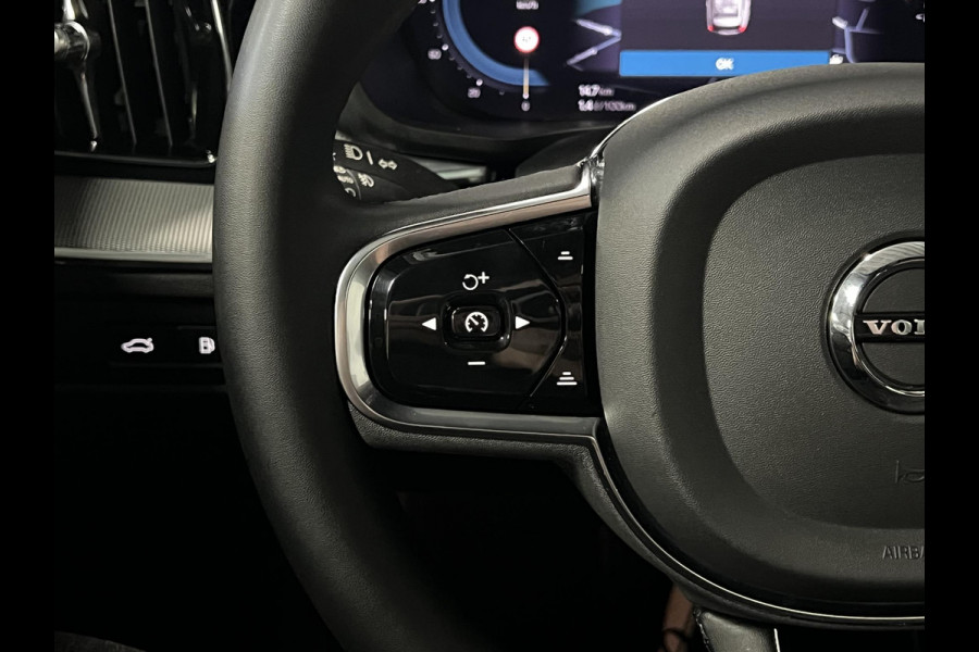 Volvo XC60 2.0 T6 Plug-in hybrid AWD Plus Dark Trekhaak | Open dak | 360 camera | Stuur-/stoelverwarming | Memory | Carplay | Harman/Kardon