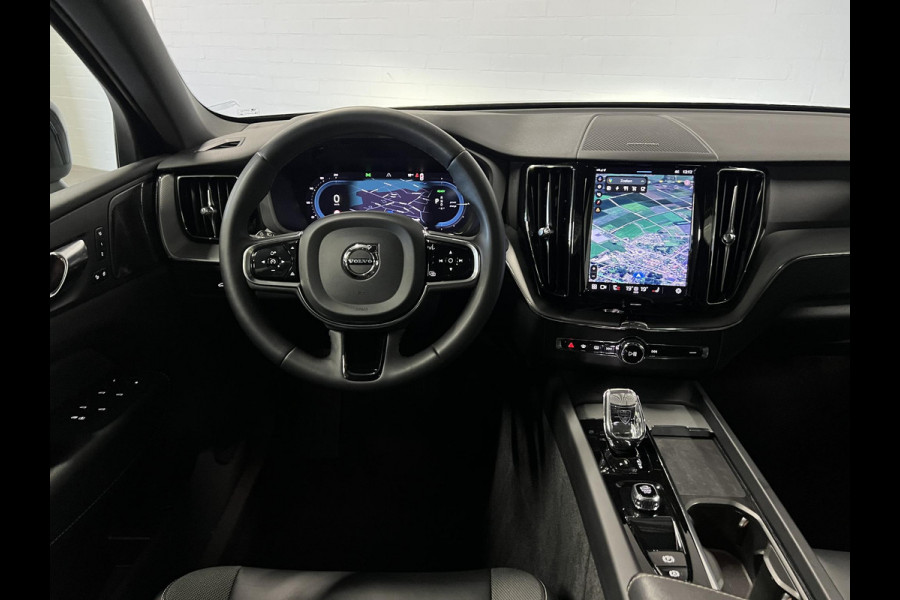 Volvo XC60 2.0 T6 Plug-in hybrid AWD Plus Dark Trekhaak | Open dak | 360 camera | Stuur-/stoelverwarming | Memory | Carplay | Harman/Kardon