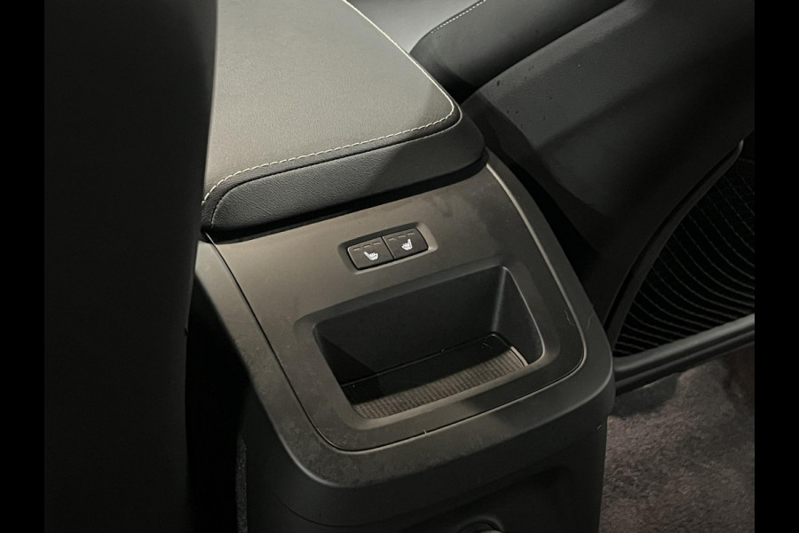 Volvo XC60 2.0 T6 Plug-in hybrid AWD Plus Dark Trekhaak | Open dak | 360 camera | Stuur-/stoelverwarming | Memory | Carplay | Harman/Kardon