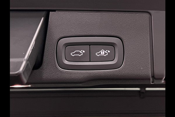 Volvo XC60 2.0 T6 Plug-in hybrid AWD Plus Dark Trekhaak | Open dak | 360 camera | Stuur-/stoelverwarming | Memory | Carplay | Harman/Kardon