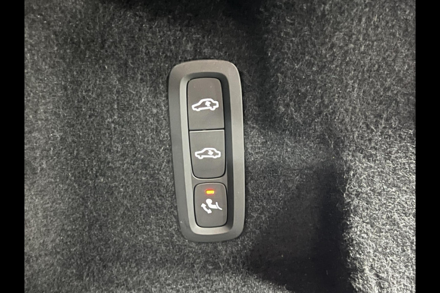 Volvo XC60 2.0 T6 Plug-in hybrid AWD R-Design Luchtvering | Trekhaak | Bowers & Wilkins | Open dak | Adapt. cruise | 360 camera | Memory | Stuur-/stoelverwarming | Head-up