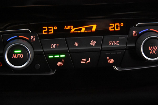 BMW X1 sDrive18i X-Line *1ste Eigenaar*Leer*Navigatie*Stoelverwarming*