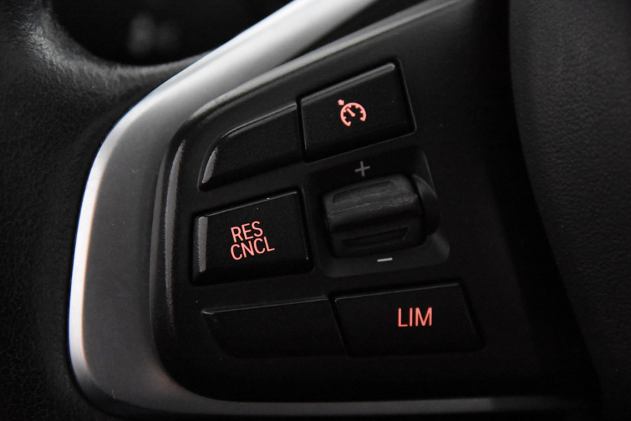 BMW X1 sDrive18i X-Line *1ste Eigenaar*Leer*Navigatie*Stoelverwarming*