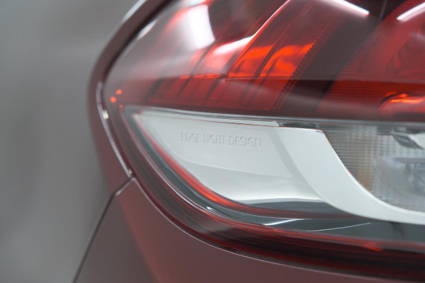 Renault Scénic TCe 140 EDC Limited | Camera | Stoelverwarming | Navigatie | Apple Carplay