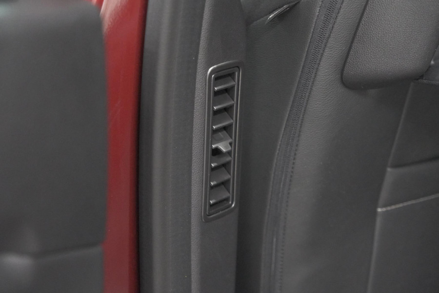 Renault Scénic TCe 140 EDC Limited | Camera | Stoelverwarming | Navigatie | Apple Carplay