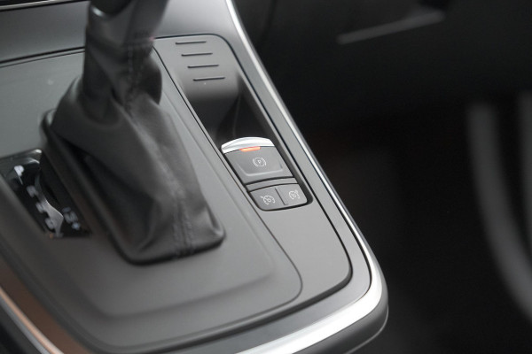 Renault Scénic TCe 140 EDC Limited | Camera | Stoelverwarming | Navigatie | Apple Carplay