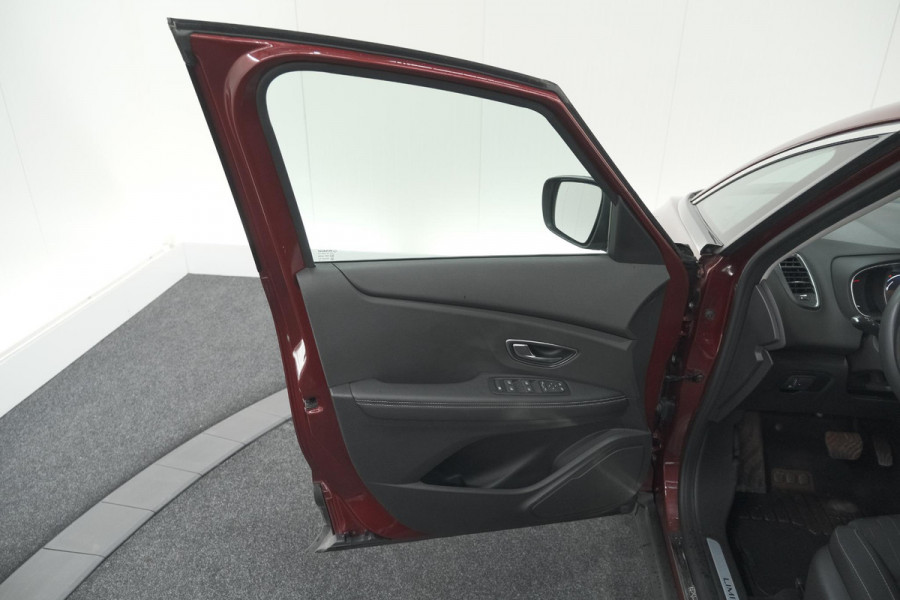 Renault Scénic TCe 140 EDC Limited | Camera | Stoelverwarming | Navigatie | Apple Carplay