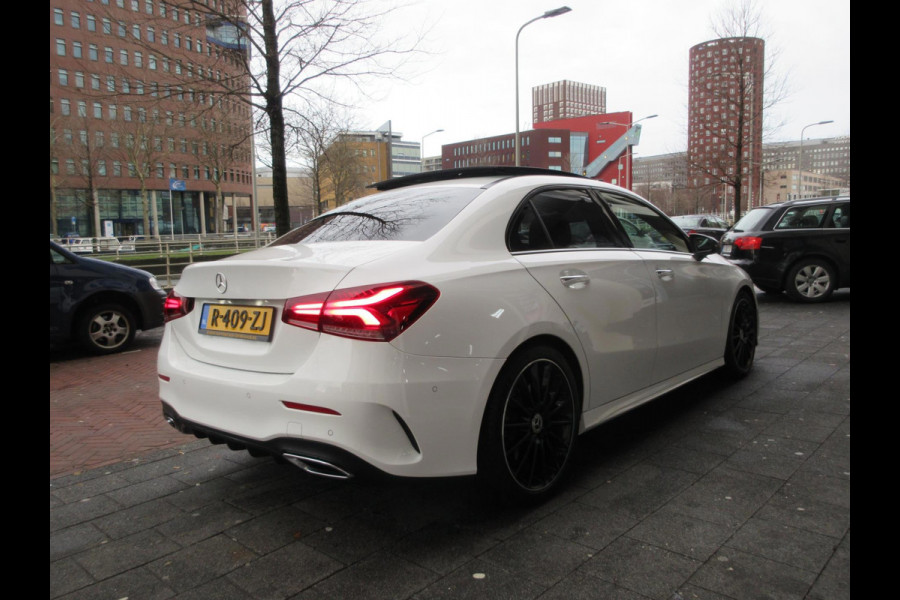 Mercedes-Benz A-Klasse 180 d AMG Sfeer Distronic Pano 19''