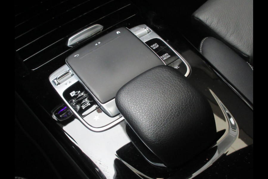 Mercedes-Benz A-Klasse 180 d AMG Sfeer Distronic Pano 19''