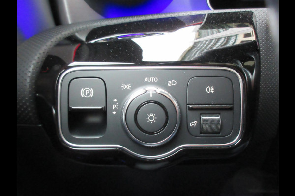 Mercedes-Benz A-Klasse 180 d AMG Sfeer Distronic Pano 19''