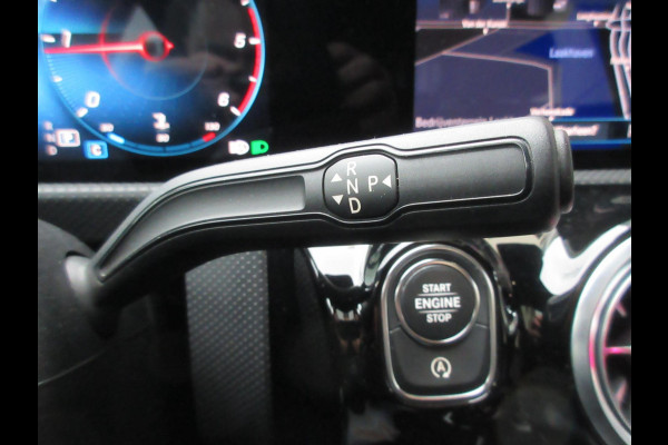 Mercedes-Benz A-Klasse 180 d AMG Sfeer Distronic Pano 19''