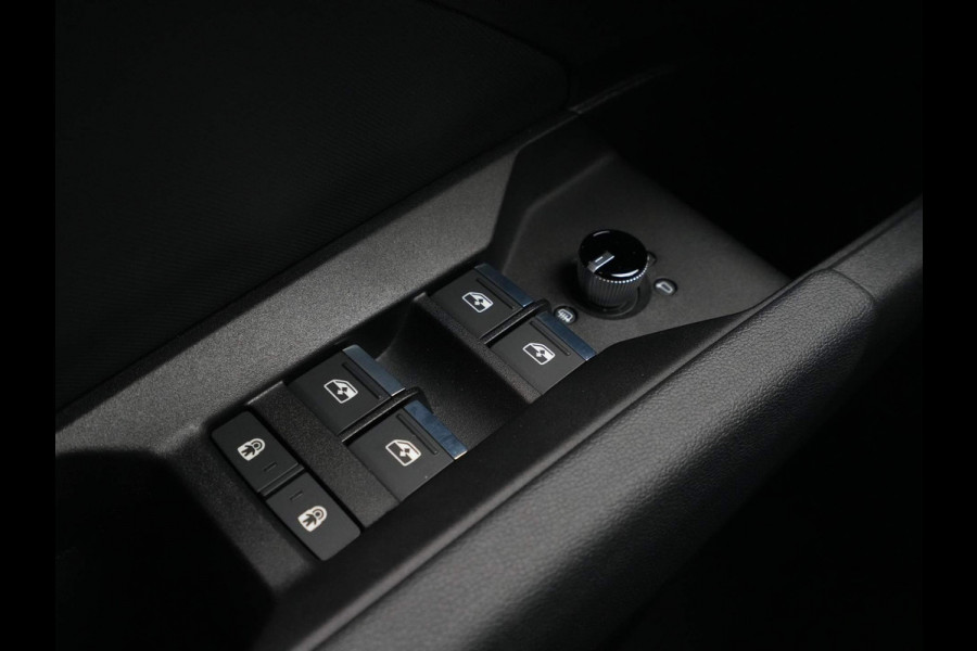 Audi Q4 e-tron 50 quattro S Line edition 77 kWh 300pk Navigatie Camera Acc Stoelverwarming Demo Roel