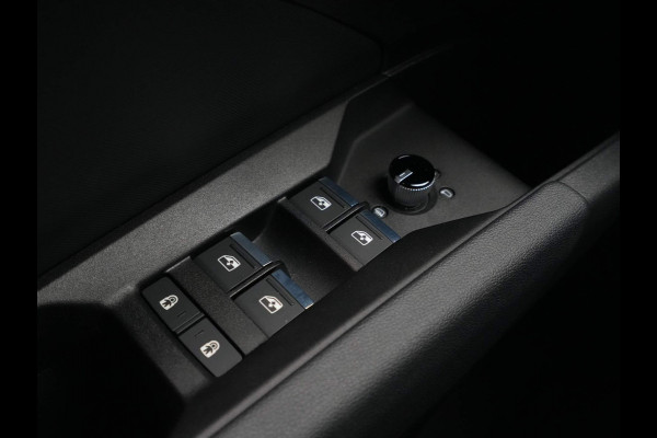 Audi Q4 e-tron 50 quattro S Line edition 77 kWh 300pk Navigatie Camera Acc Stoelverwarming Demo Roel