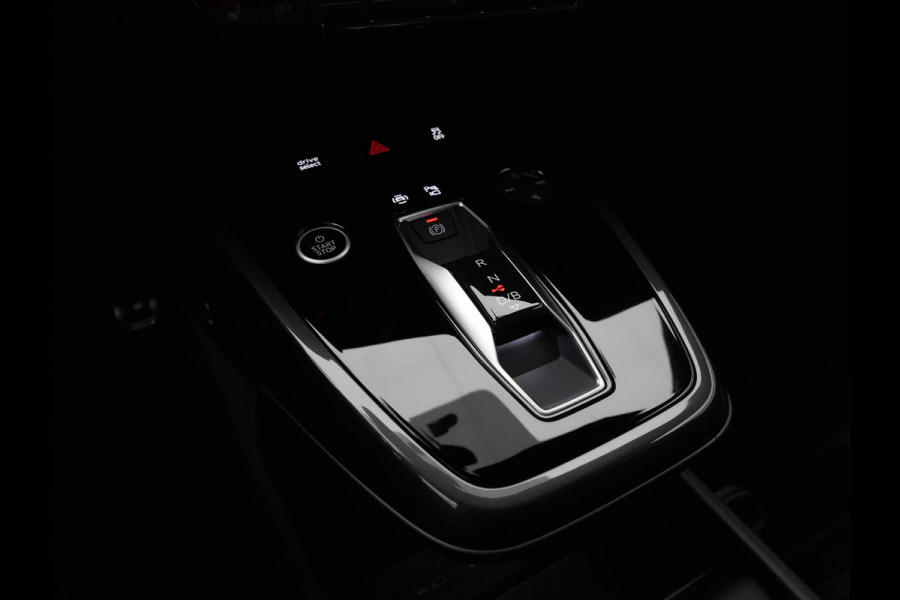 Audi Q4 e-tron 50 quattro S Line edition 77 kWh 300pk Navigatie Camera Acc Stoelverwarming Demo Roel