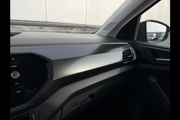 Volkswagen T-Cross 1.0 TSI Style | Trekhaak | Carplay | LED | Camera
