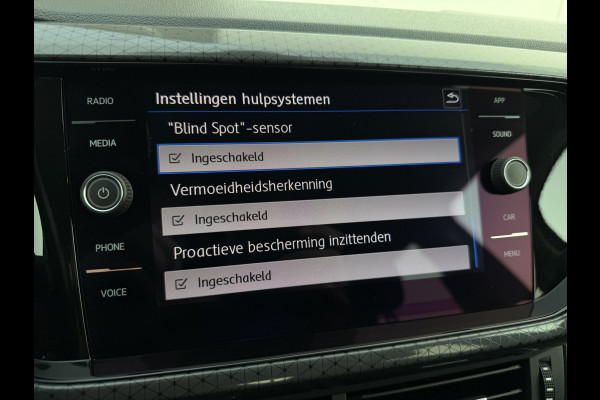 Volkswagen T-Cross 1.0 TSI Style | Trekhaak | Carplay | LED | Camera