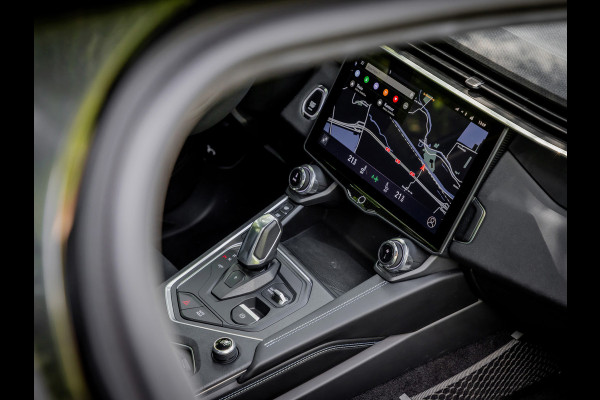 Lynk & Co 01 1.5 Plug-In Hybrid 262pk BLACKED OUT | 360 Camera | Panoramadak