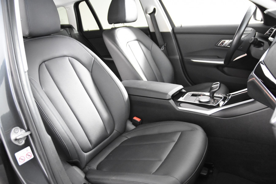 BMW 3 Serie Touring 318i *1ste Eigenaar*Navigatie*Leer*Carplay*