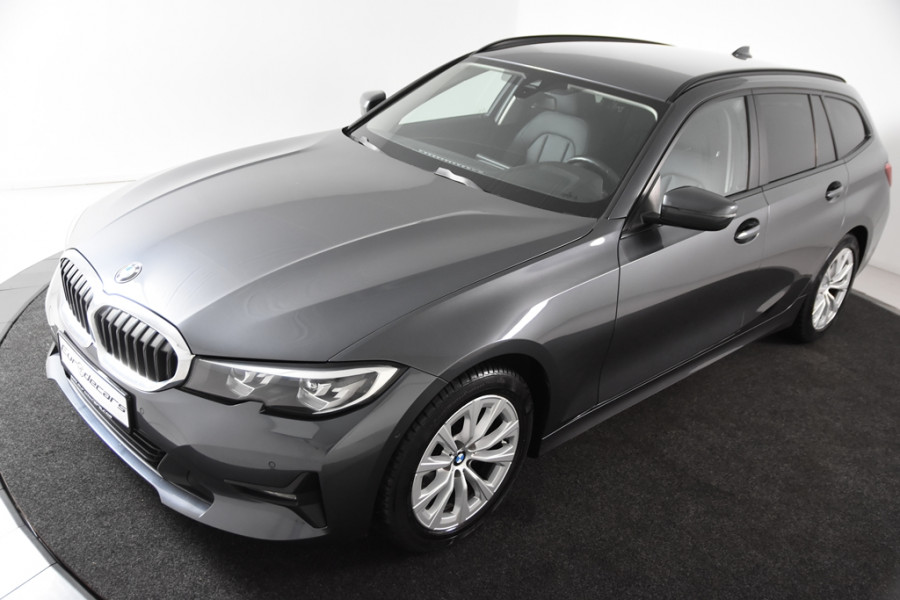 BMW 3 Serie Touring 318i *1ste Eigenaar*Navigatie*Leer*Carplay*