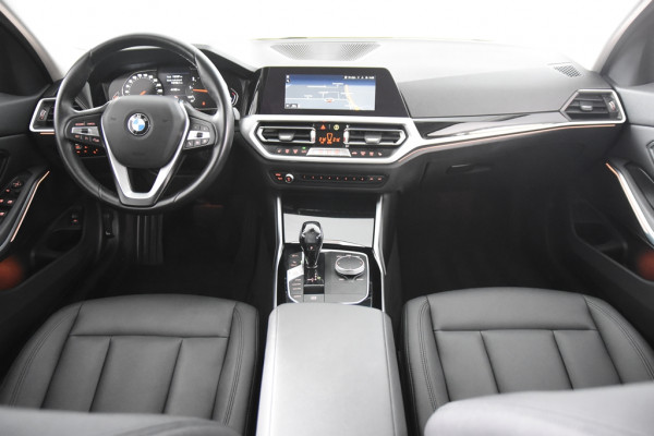 BMW 3 Serie Touring 318i *1ste Eigenaar*Navigatie*Leer*Carplay*