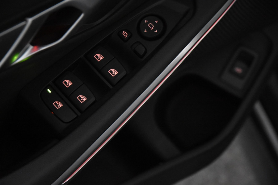 BMW 3 Serie Touring 318i *1ste Eigenaar*Navigatie*Leer*Carplay*