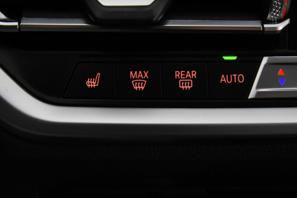 BMW 3 Serie Touring 318i *1ste Eigenaar*Navigatie*Leer*Carplay*