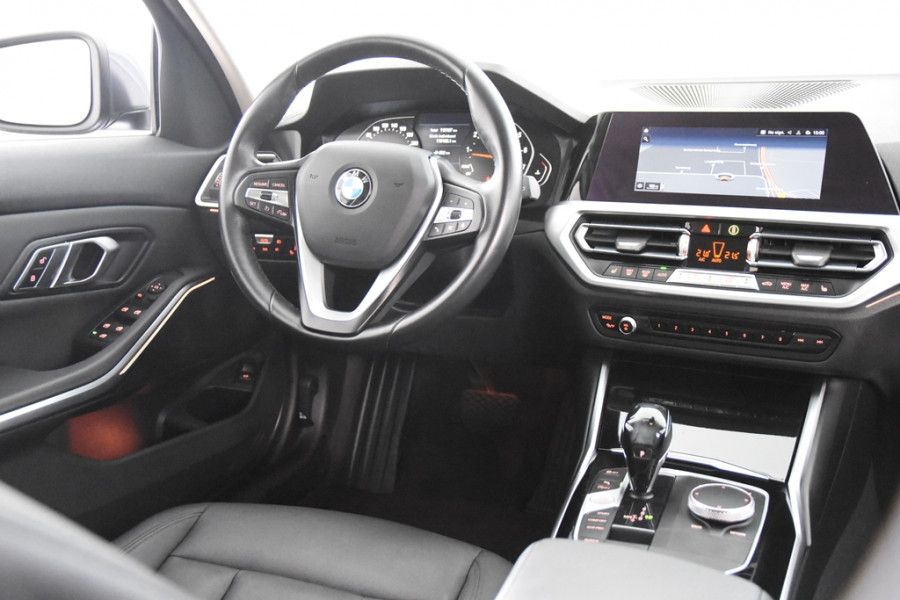 BMW 3 Serie Touring 318i *1ste Eigenaar*Navigatie*Leer*Carplay*