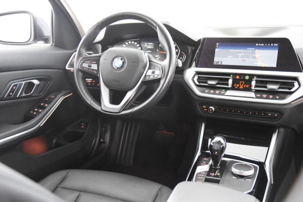 BMW 3 Serie Touring 318i *1ste Eigenaar*Navigatie*Leer*Carplay*