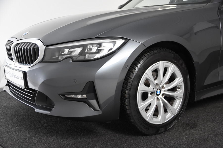 BMW 3 Serie Touring 318i *1ste Eigenaar*Navigatie*Leer*Carplay*