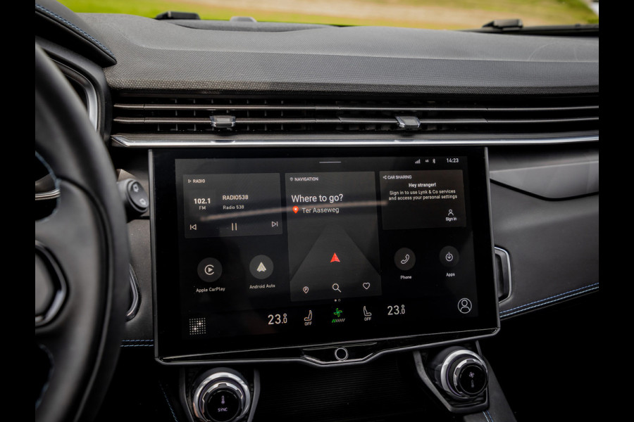 Lynk & Co 01 1.5 Plug-In Hybrid 262pk Zwarte hemel|360 Camera|Panoramadak