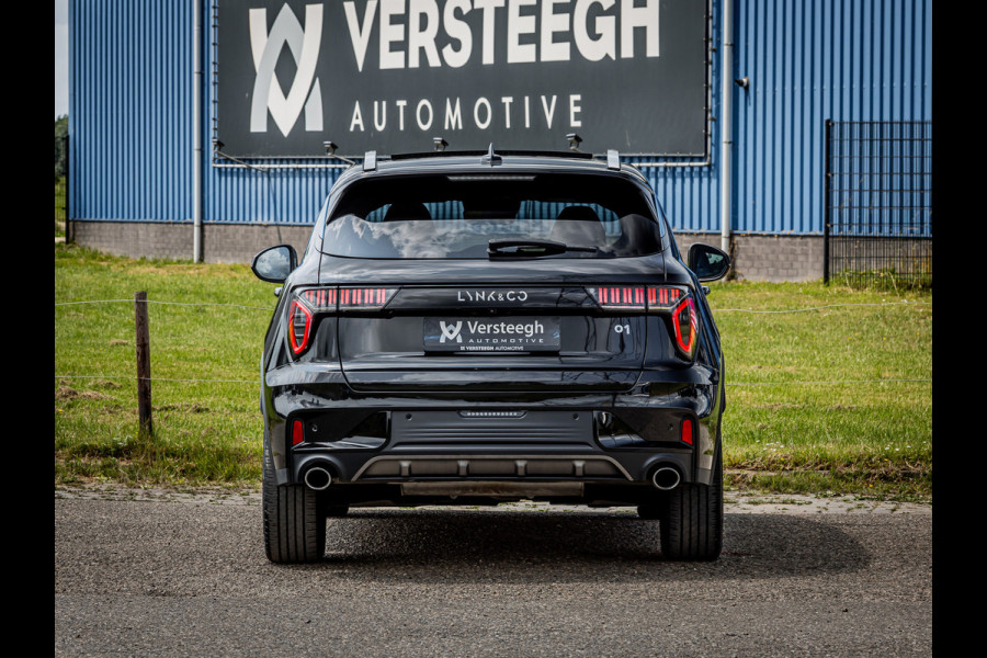 Lynk & Co 01 1.5 Plug-In Hybrid 262pk Zwarte hemel|360 Camera|Panoramadak