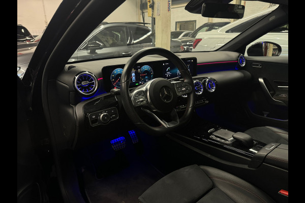 Mercedes-Benz A-Klasse 250 e Limousine AMG Pano|Sfeer|Night