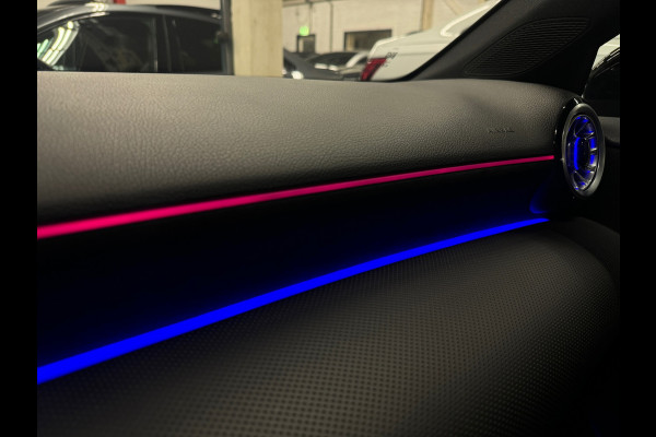 Mercedes-Benz A-Klasse 250 e Limousine AMG Pano|Sfeer|Night