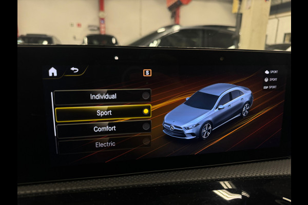 Mercedes-Benz A-Klasse 250 e Limousine AMG Pano|Sfeer|Night