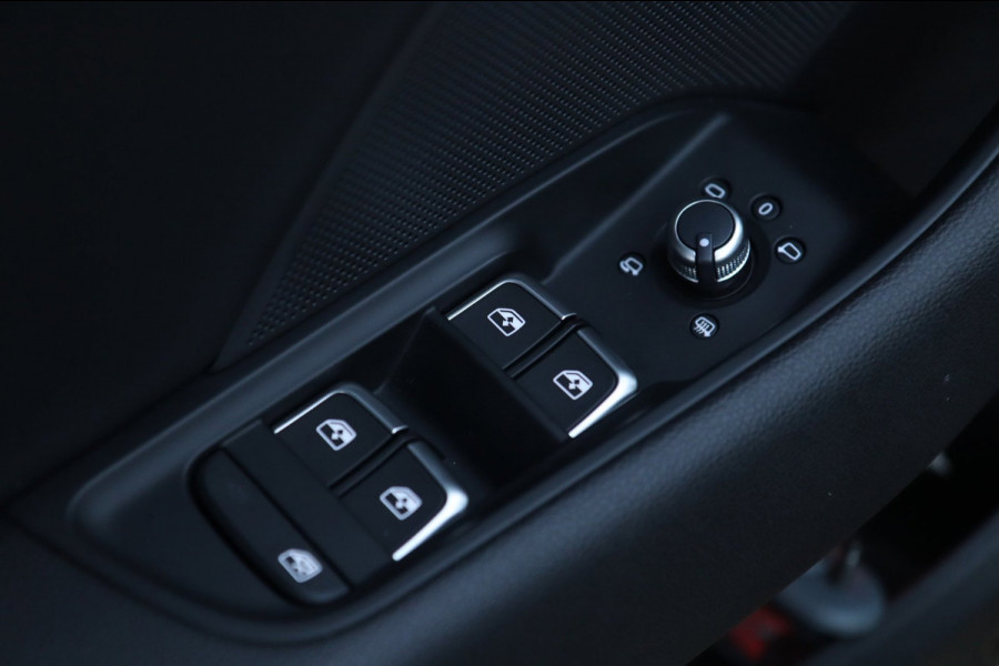 Audi A3 Limousine 2.0 TFSI S3 quattro 300PK / PANO / VIRTUAL / RS SEATS / ACC / B&O / KEYLESS