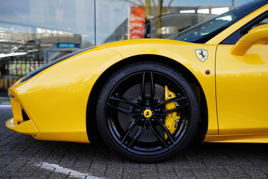 Ferrari 488 3.9 Spider HELE / Full Akrapovic / Tri Coat Paint / Painted Livery / Lifting