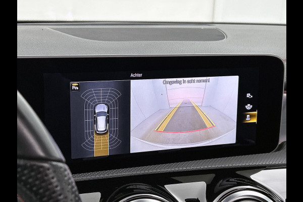 Mercedes-Benz CLA-Klasse Shooting Brake 200 Business Solution AMG (PANORAMADAK, SFEERVERLICHTING, CAMERA, LEDER)