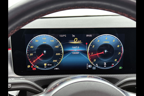 Mercedes-Benz CLA-Klasse Shooting Brake 200 Business Solution AMG (PANORAMADAK, SFEERVERLICHTING, CAMERA, LEDER)