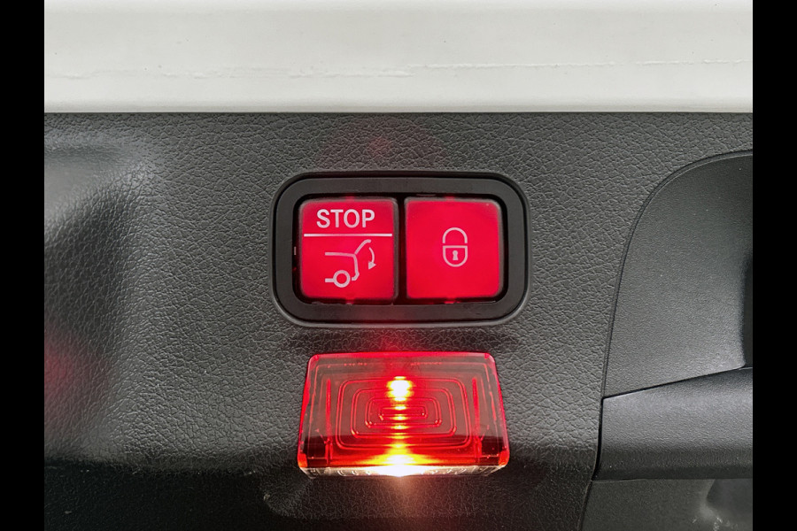 Mercedes-Benz CLA-Klasse Shooting Brake 200 Business Solution AMG (PANORAMADAK, SFEERVERLICHTING, CAMERA, LEDER)