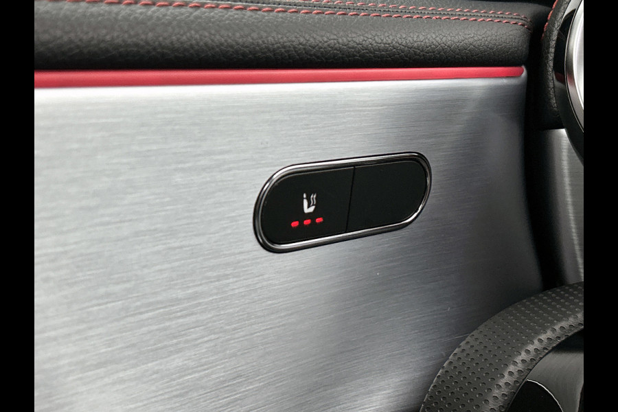 Mercedes-Benz CLA-Klasse Shooting Brake 200 Business Solution AMG (PANORAMADAK, SFEERVERLICHTING, CAMERA, LEDER)