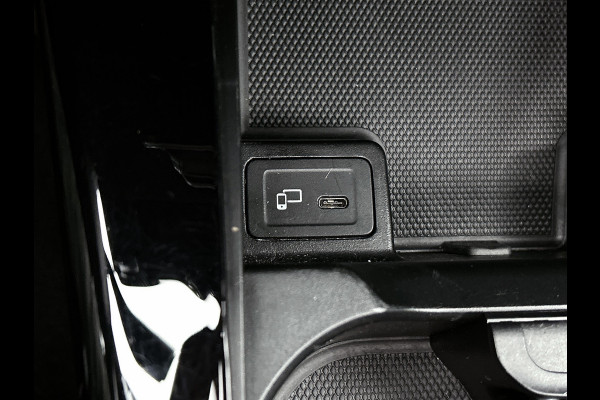 Mercedes-Benz CLA-Klasse Shooting Brake 200 Business Solution AMG (PANORAMADAK, SFEERVERLICHTING, CAMERA, LEDER)