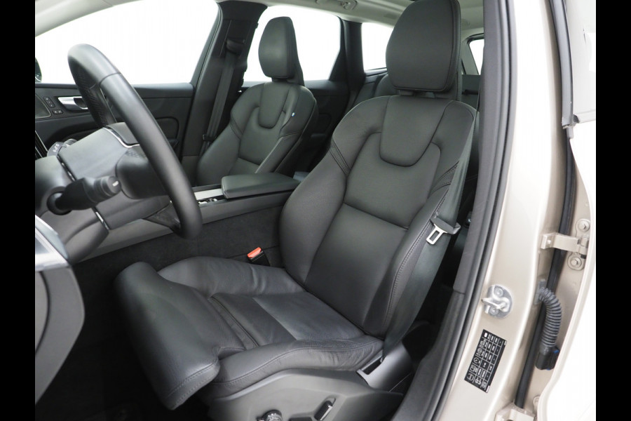 Volvo XC60 2.0 T6 Plug-in hybrid AWD Ultimate Dark Long Range | Panoramadak | Harman/Kardon | Pilot Assist | Keyless | HUD | Camera | Carplay