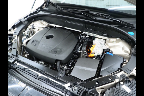 Volvo XC60 2.0 T6 Plug-in hybrid AWD Ultimate Dark Long Range | Panoramadak | Harman/Kardon | Pilot Assist | Keyless | HUD | Camera | Carplay